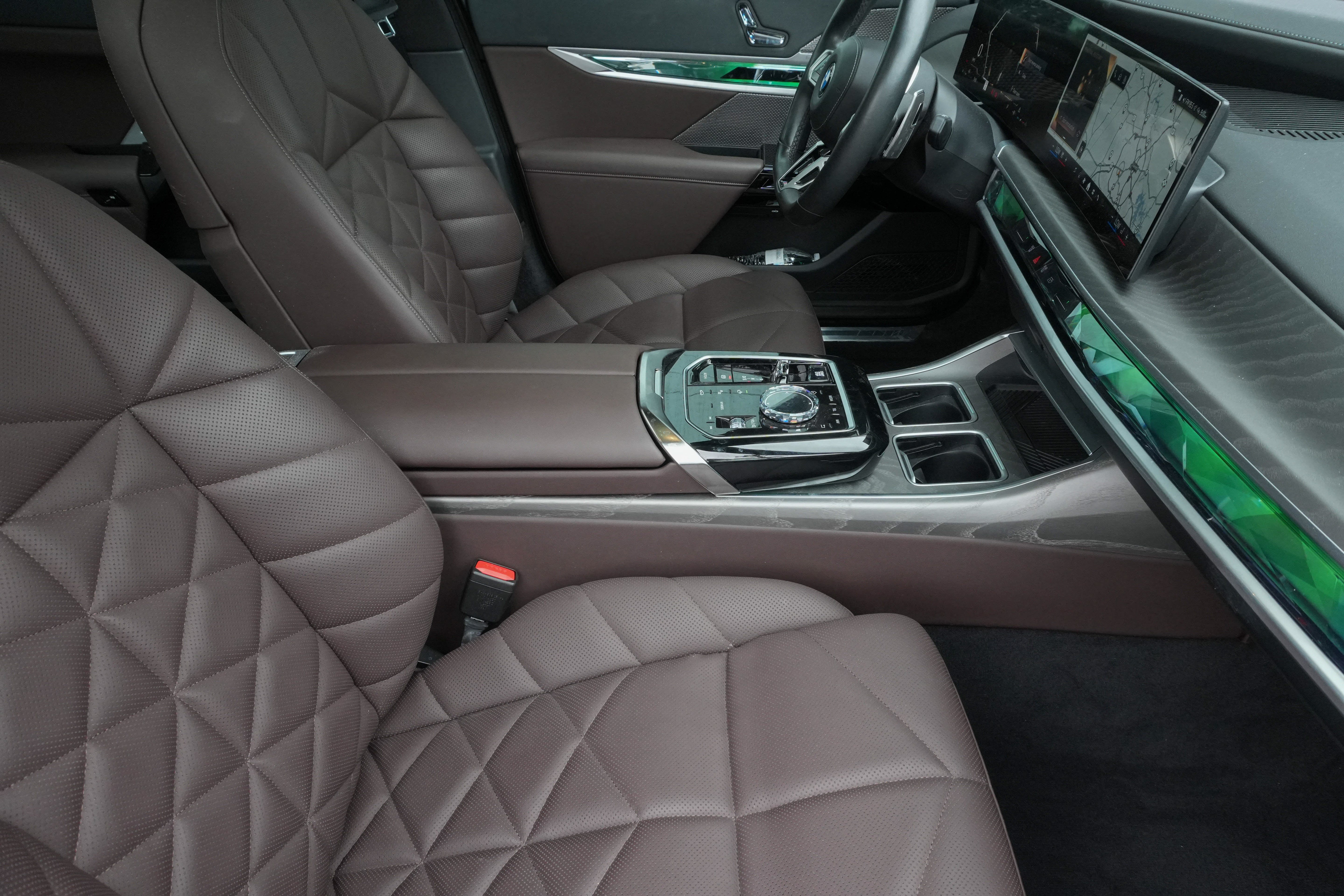 Certified 2023 BMW 740i RWD image 12