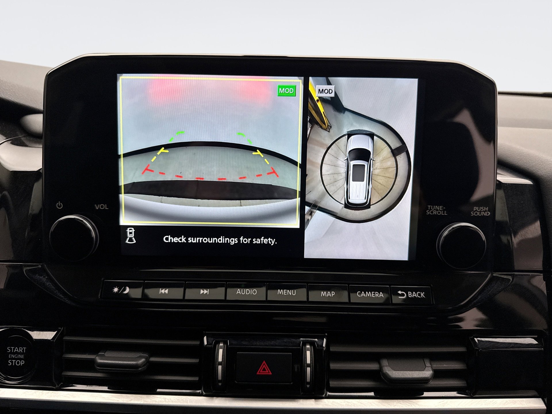 Used 2025 Nissan Pathfinder Platinum w/ Cargo Package image 16