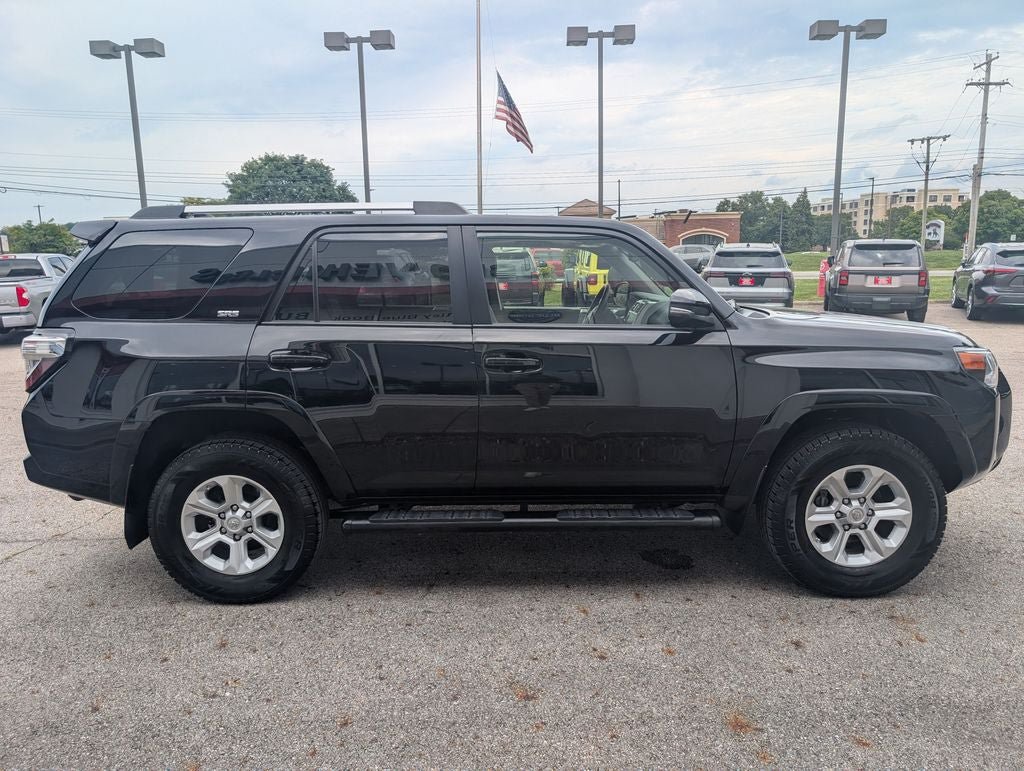 Certified 2020 Toyota 4Runner SR5 Premium w/ Moonroof Package AWD/4WD image 7