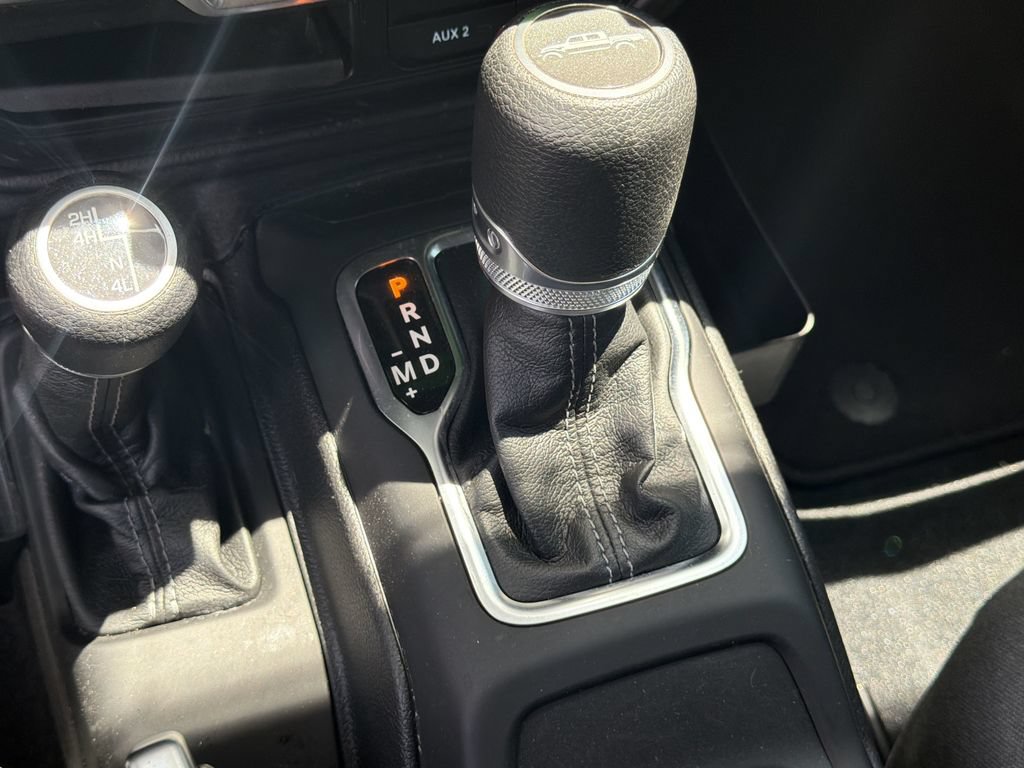 Used 2024 Jeep Gladiator Sport AWD/4WD image 29