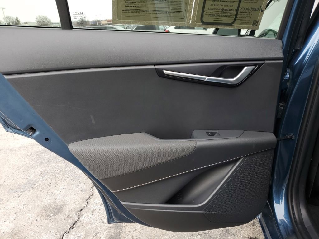 Used 2023 Kia Niro SX Touring image 36