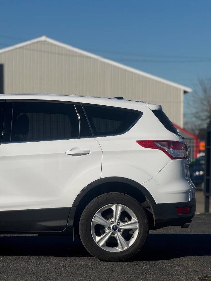 Used 2014 Ford Escape SE image 16
