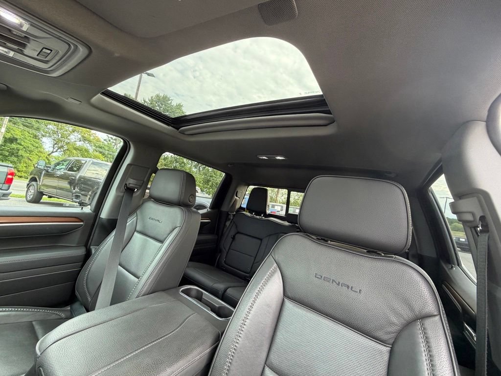 Used 2025 GMC Sierra 1500 Denali w/ Technology Package AWD/4WD image 14
