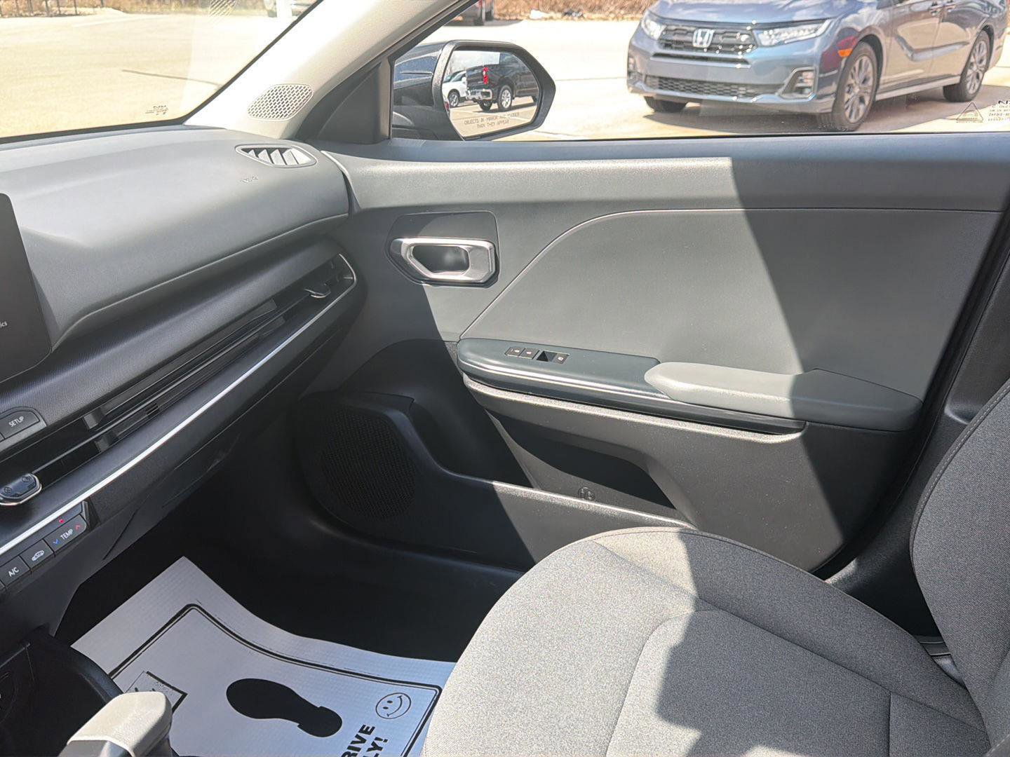 Used 2025 Kia K4 LXS image 16