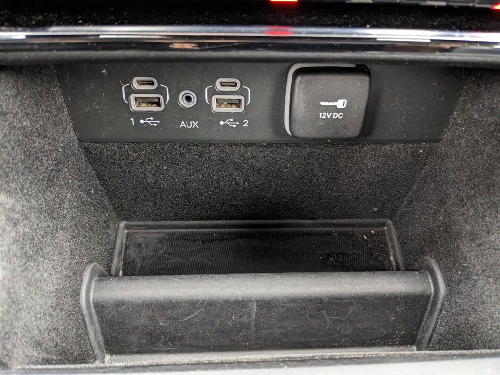 Used 2022 Jeep Grand Cherokee Limited image 32