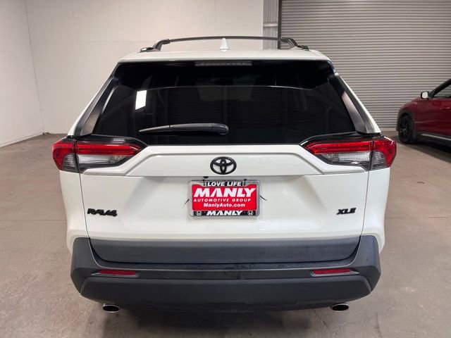 Used 2021 Toyota RAV4 XLE Premium w/ Carpet Mat Package (TMS) image 4