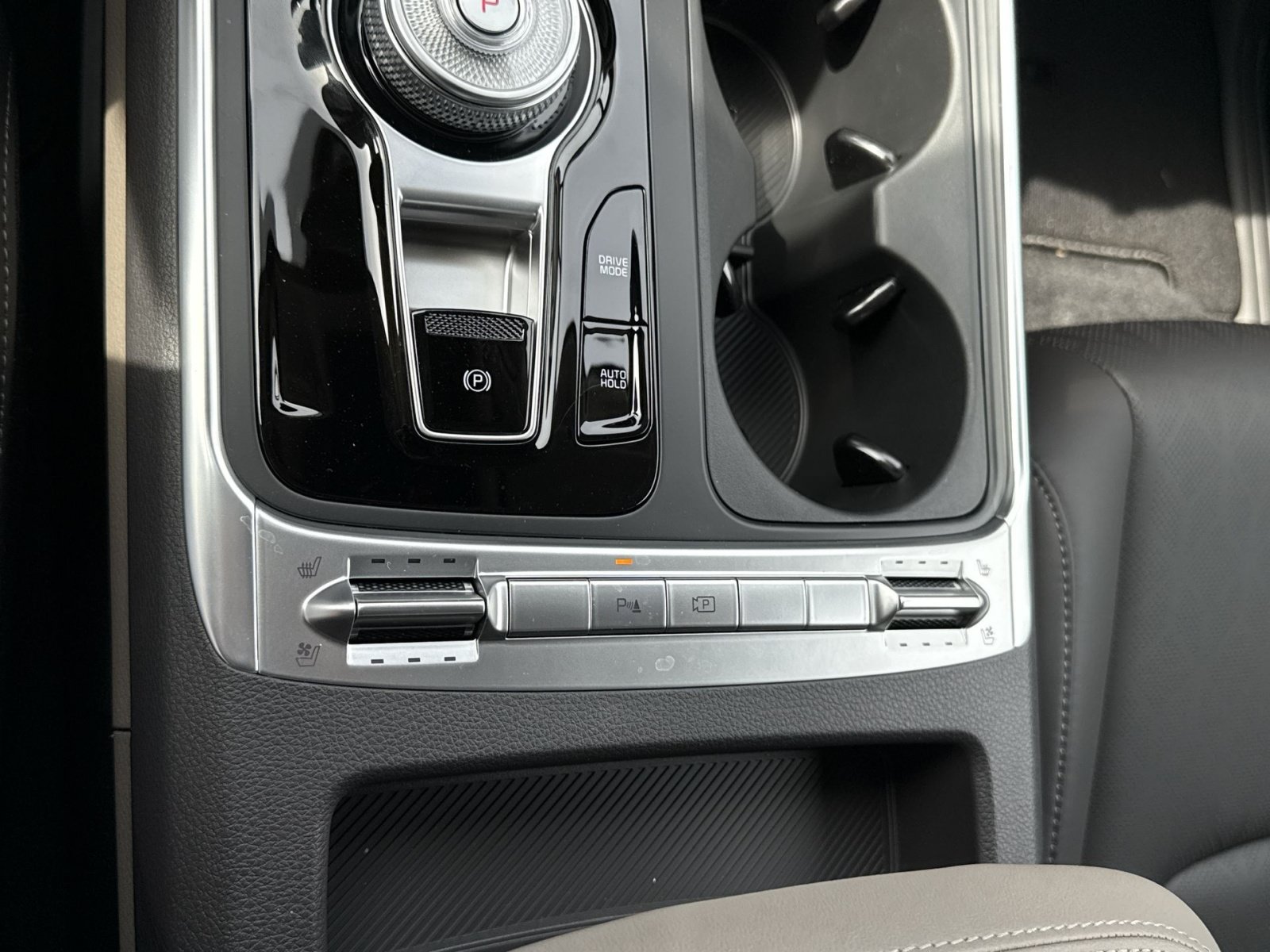 New 2026 Kia Carnival SX FWD image 30