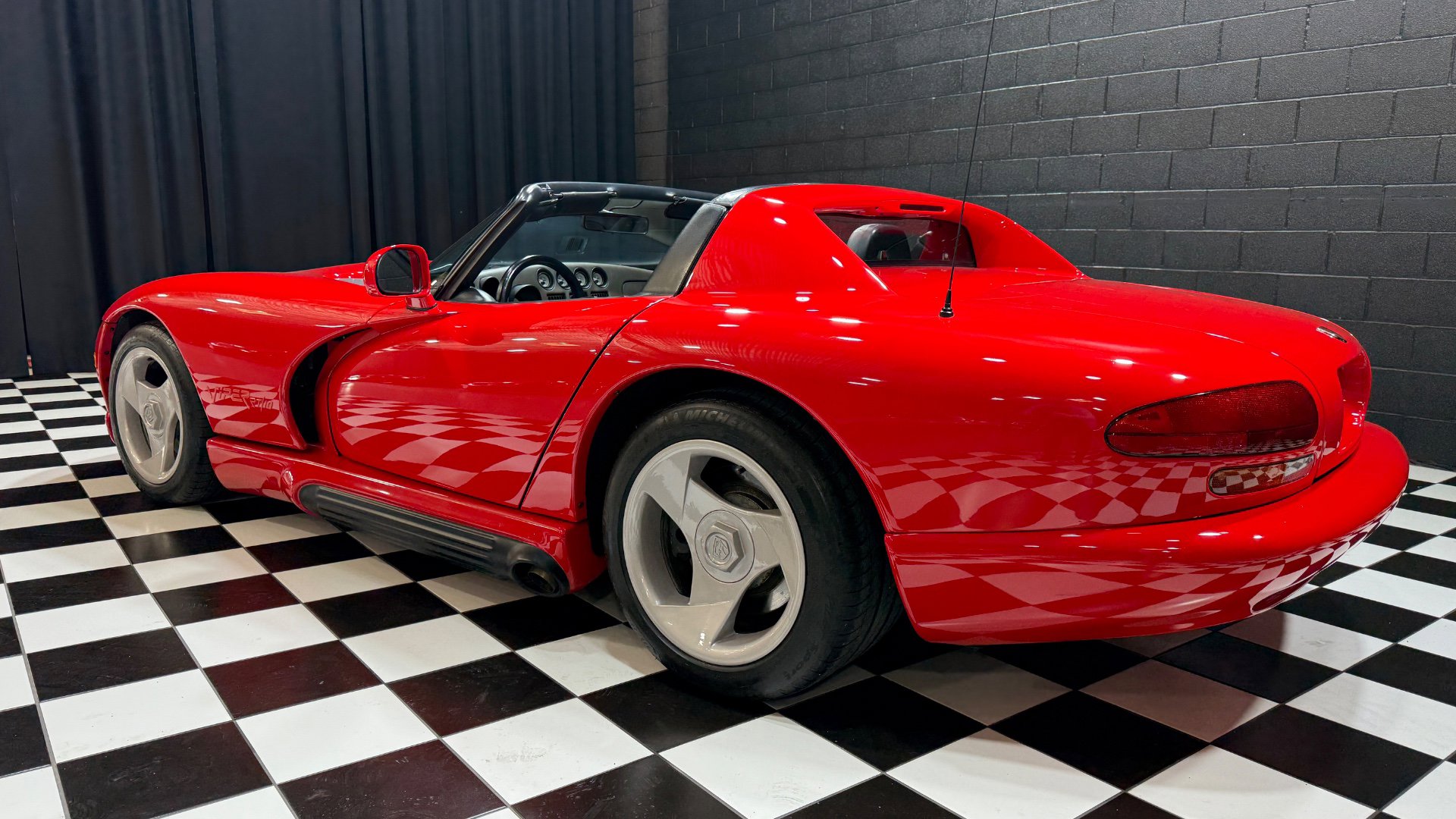 Used 1992 Dodge Viper RT/10 image 6