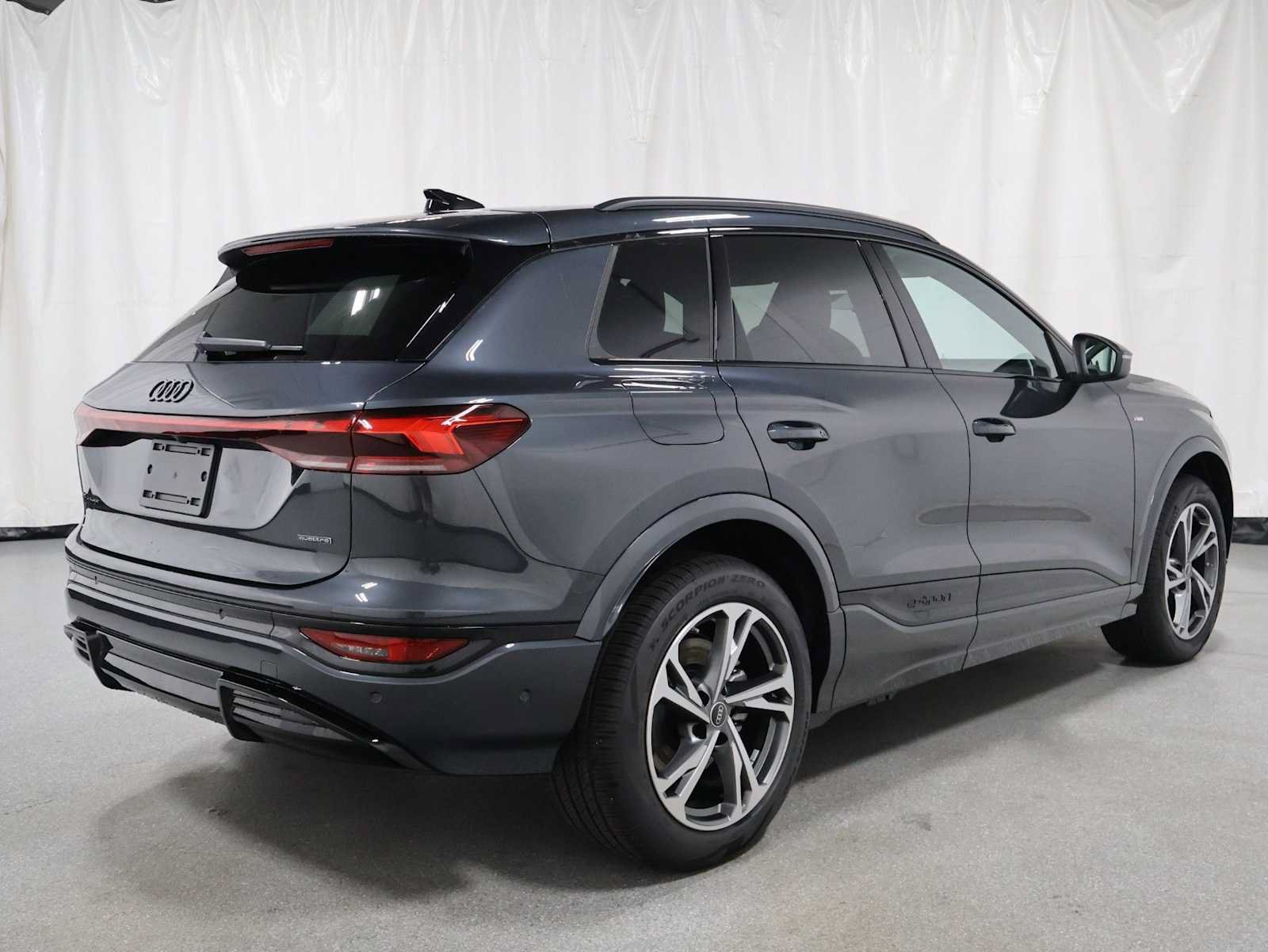 New 2027 Audi Q6 e-tron Premium Plus AWD/4WD image 9