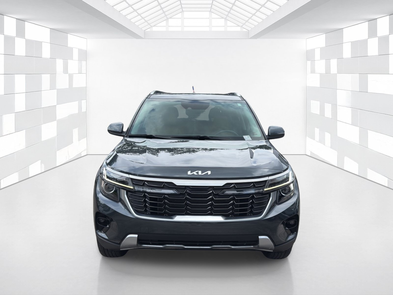 Used 2024 Kia Seltos EX AWD/4WD image 2