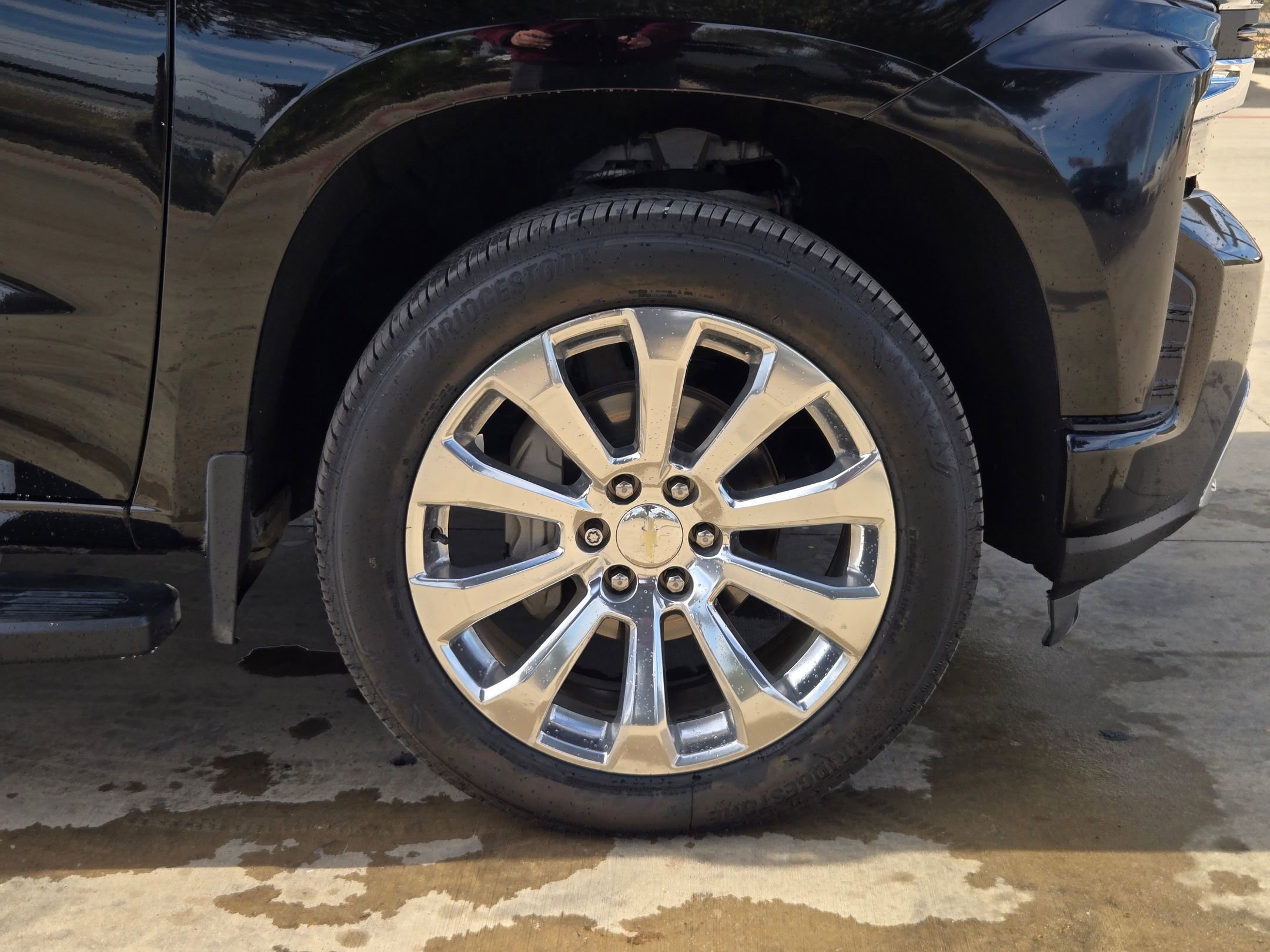 Used 2021 Chevrolet Silverado 1500 High Country w/ Technology Package image 33