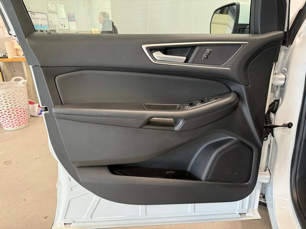 Certified 2024 Ford Edge SEL w/ Convenience Package AWD/4WD image 16