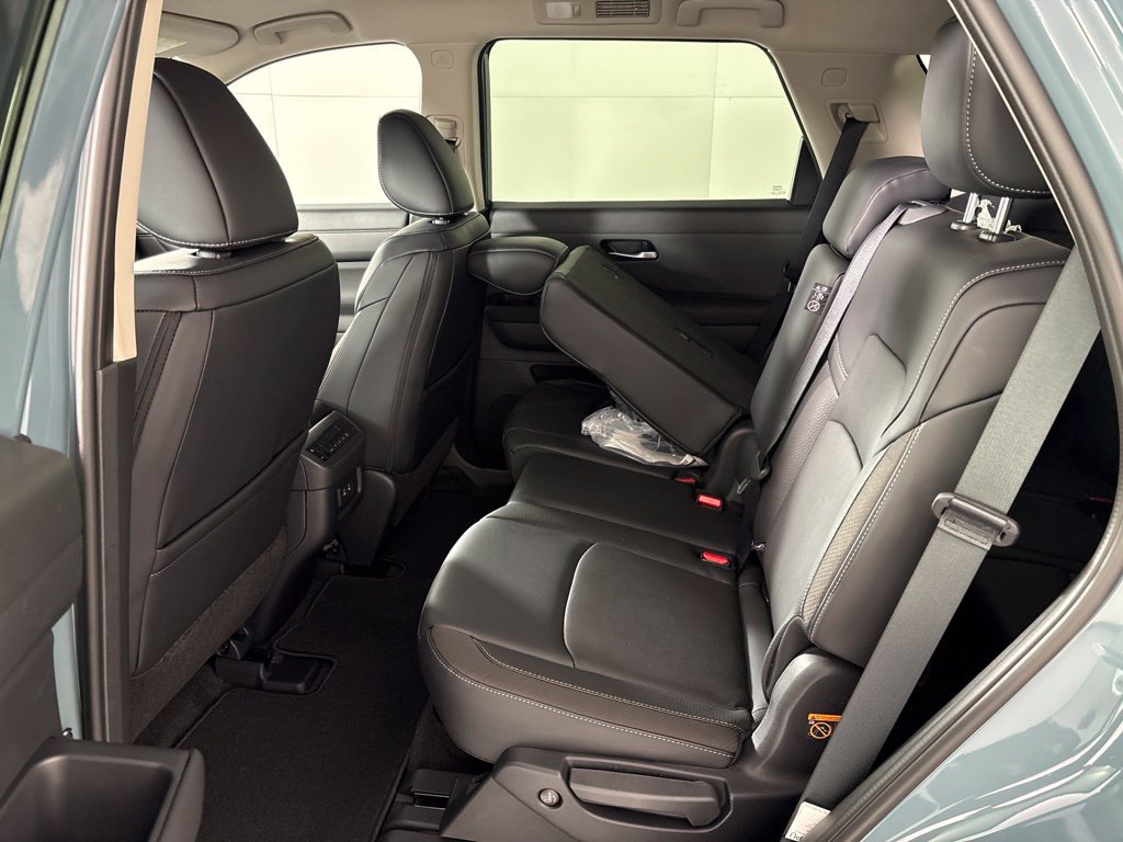 New 2026 Nissan Pathfinder SL FWD image 25