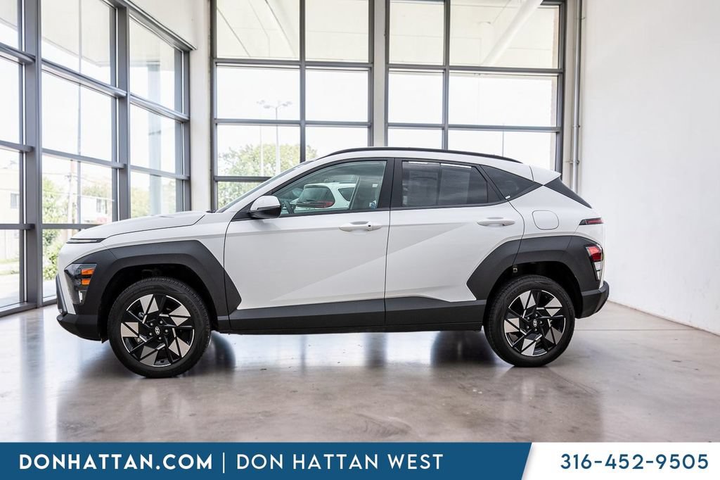 Used 2025 Hyundai Kona SEL AWD/4WD image 2