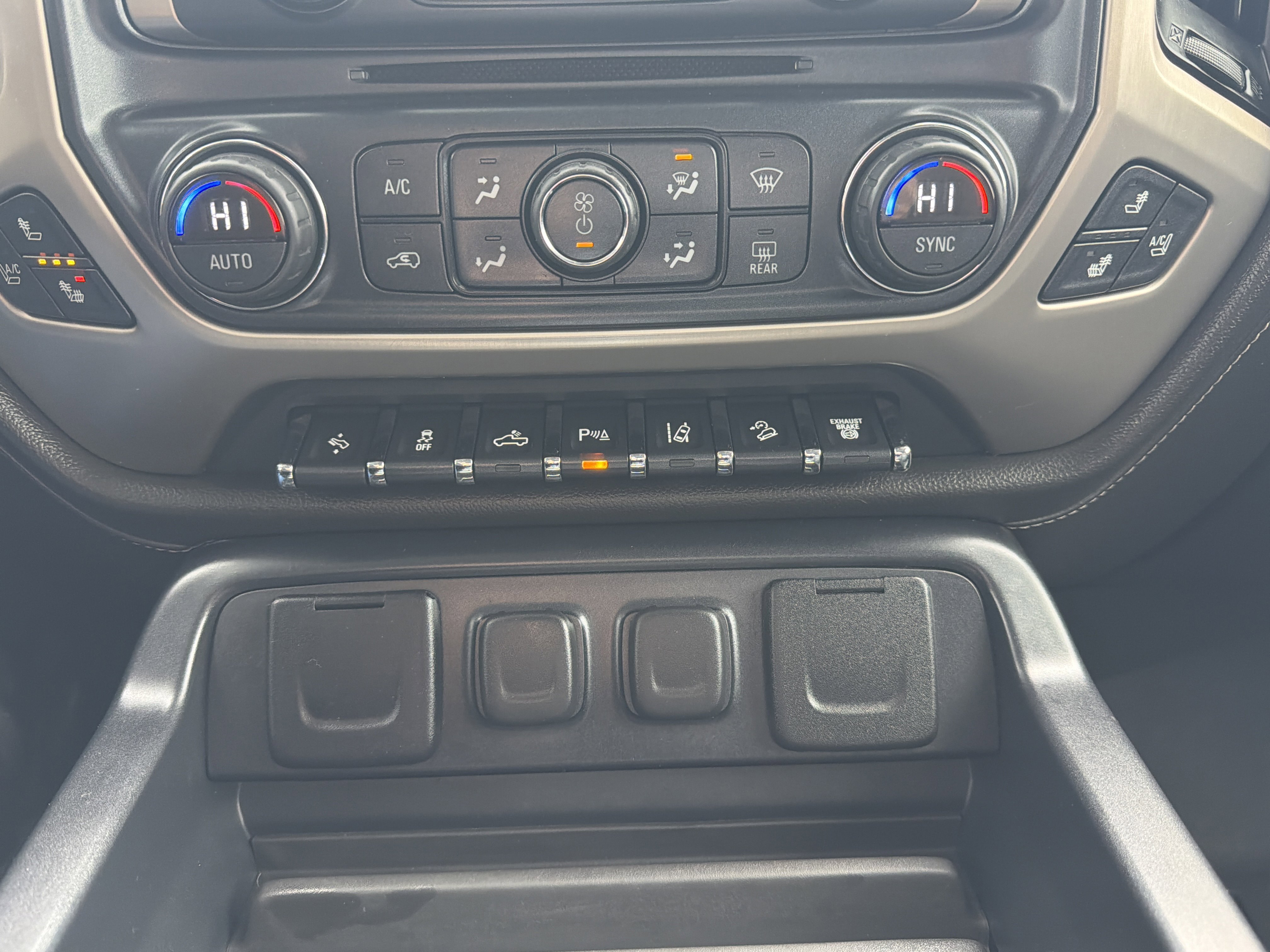 Used 2015 GMC Sierra 3500 Denali w/ Duramax Plus Package image 7