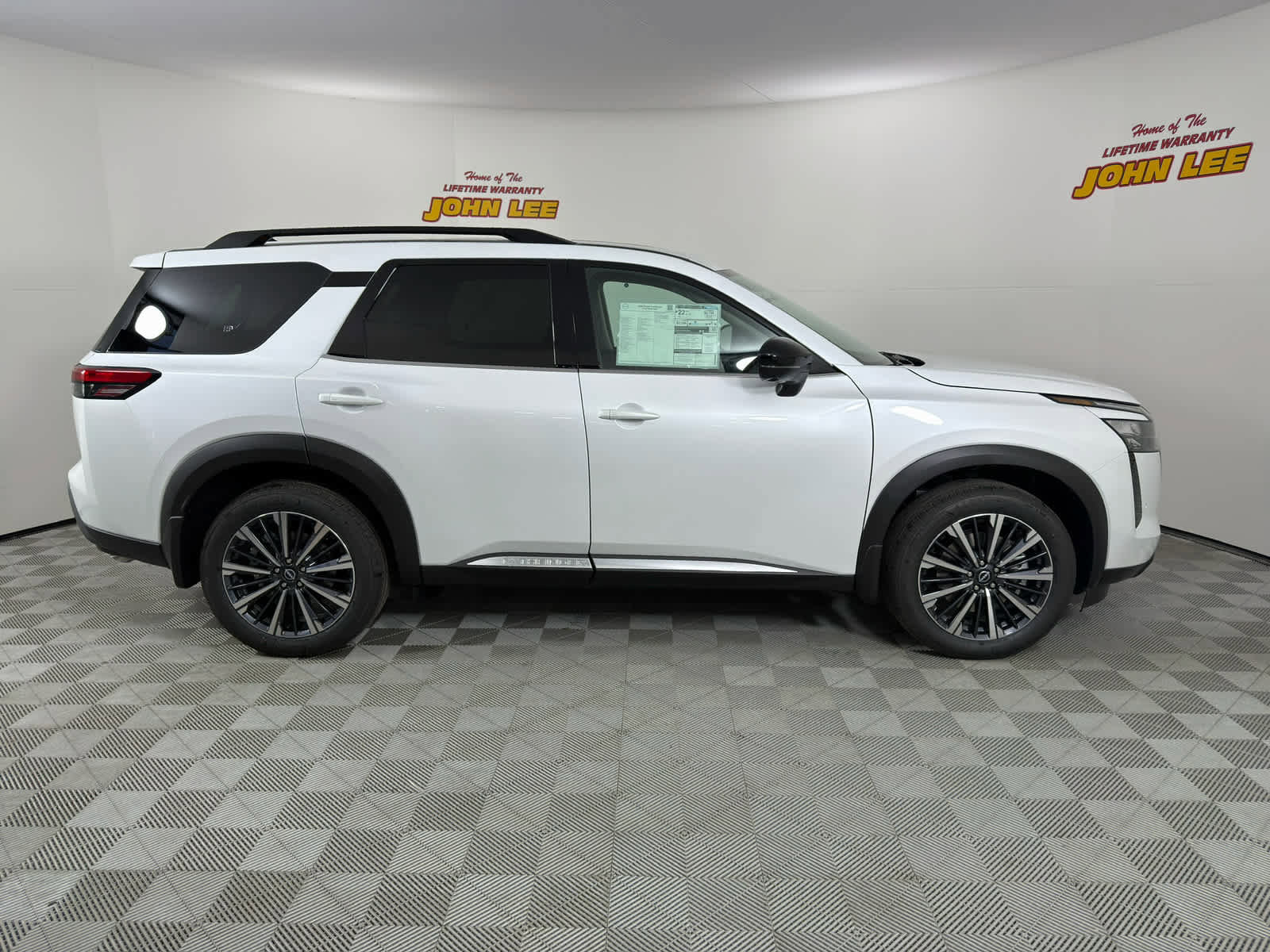 New 2026 Nissan Pathfinder Platinum AWD/4WD image 7