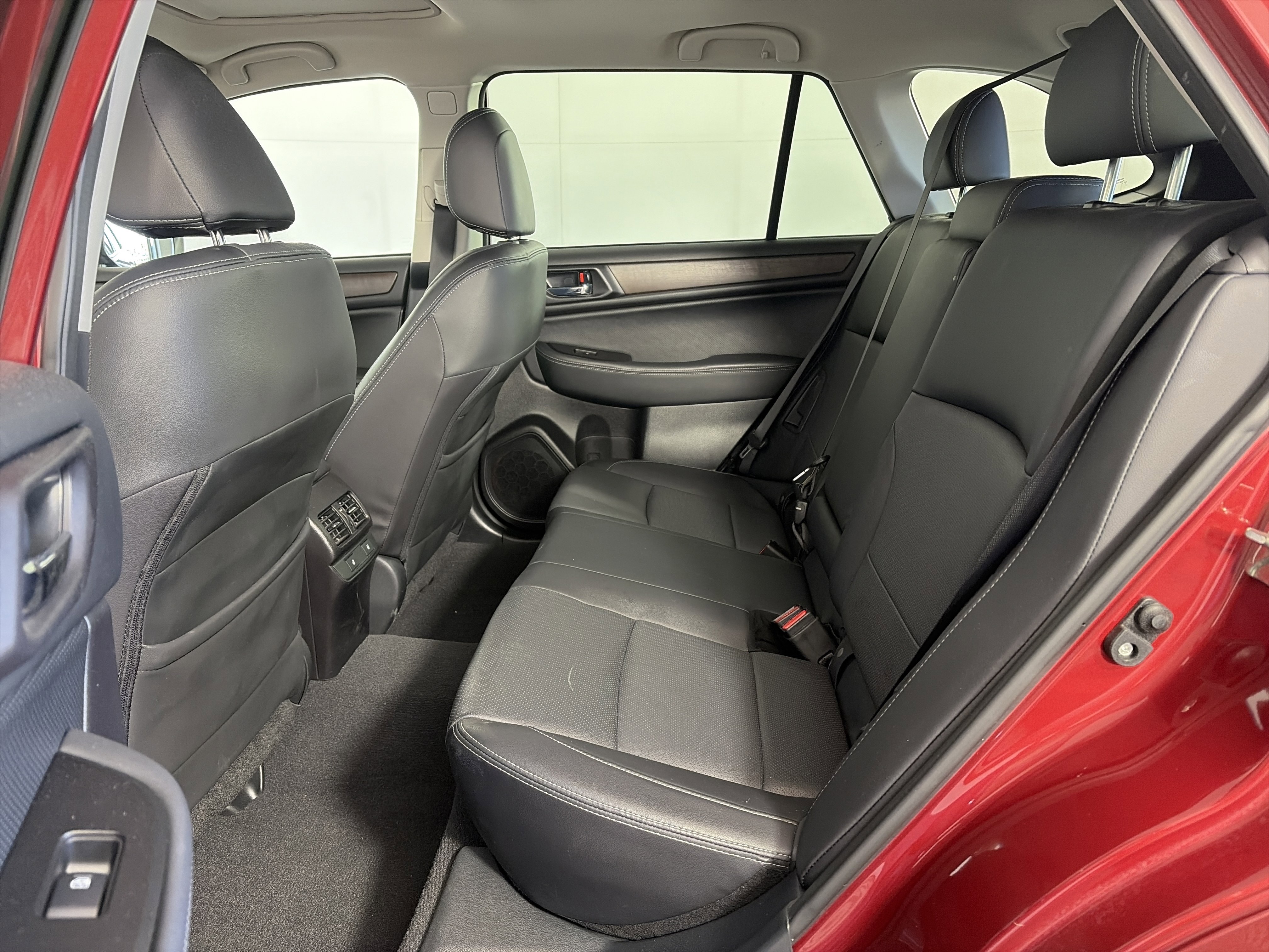 Used 2017 Subaru Outback 2.5i Limited image 7