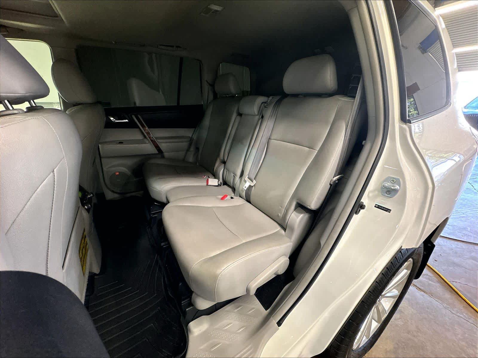Used 2013 Toyota Highlander Limited AWD/4WD image 27