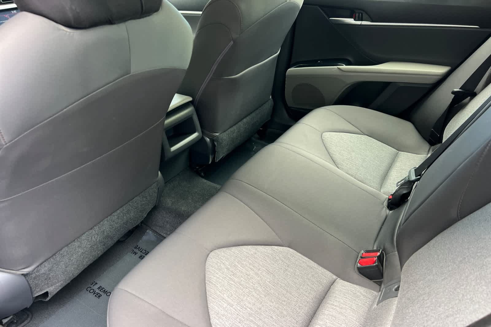Used 2018 Toyota Camry LE FWD image 4