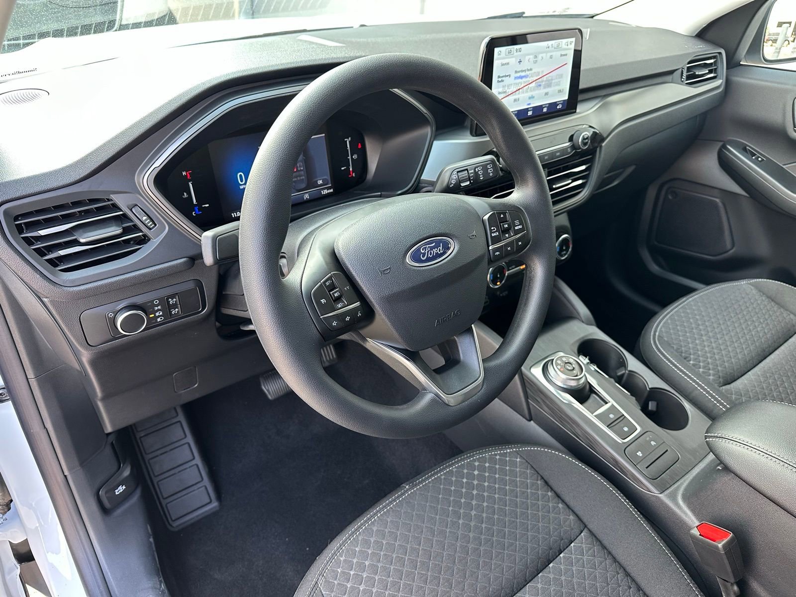 Used 2025 Ford Escape ST-Line image 8