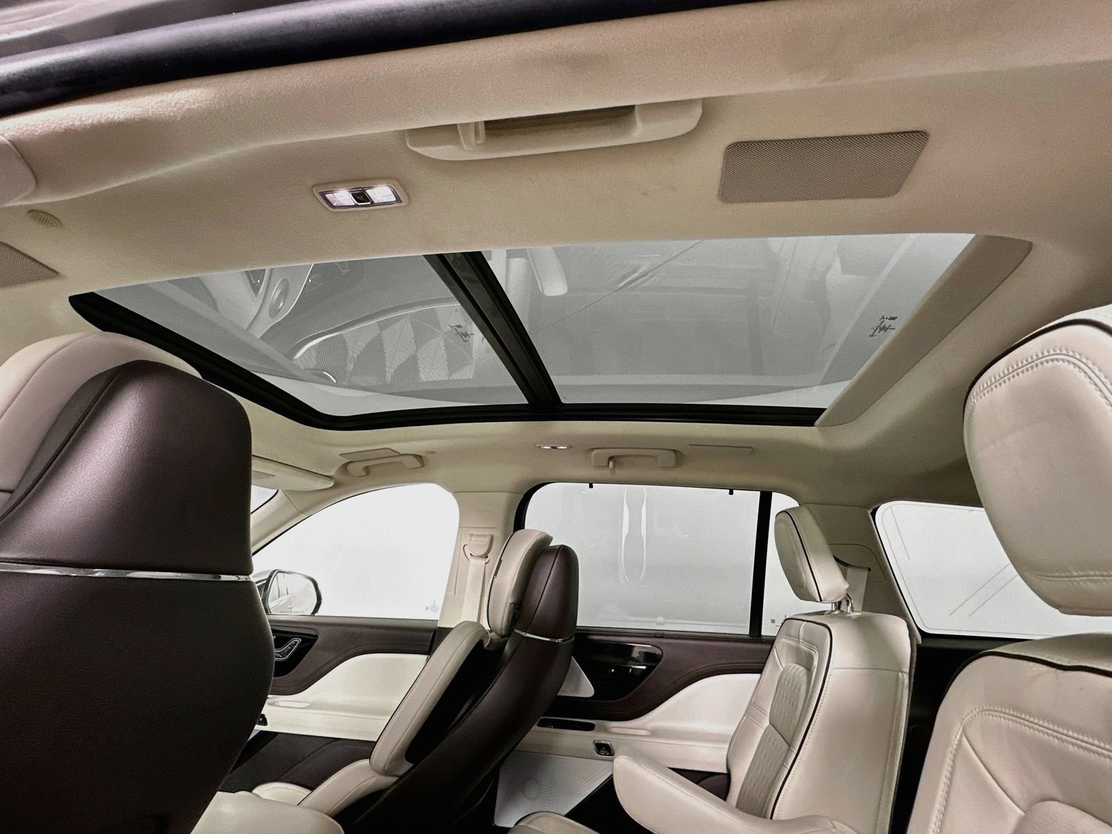 Used 2022 Lincoln Aviator Black Label w/ Dynamic Handling Package AWD/4WD image 22