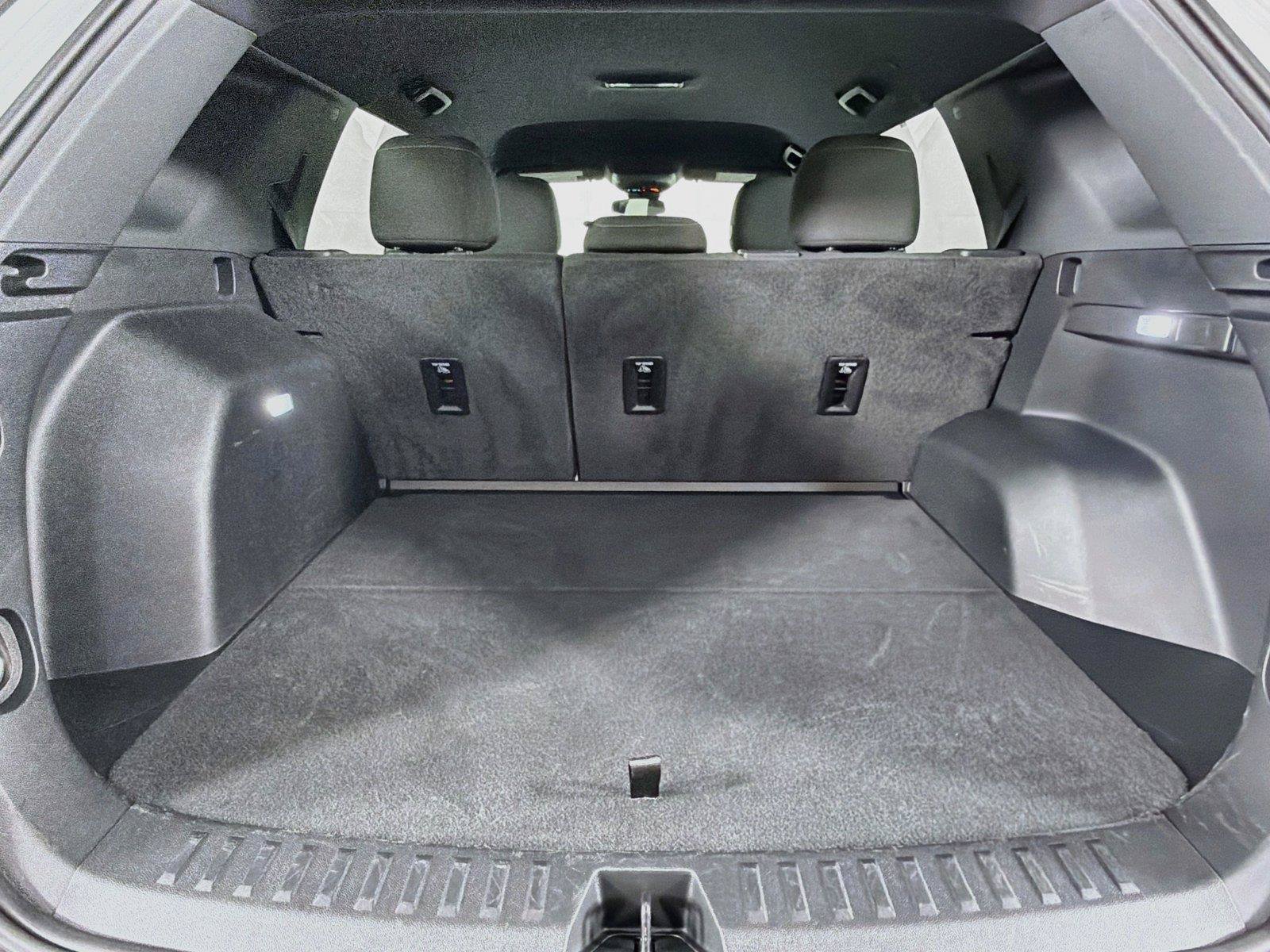 Used 2026 Chevrolet Equinox LT AWD/4WD image 14