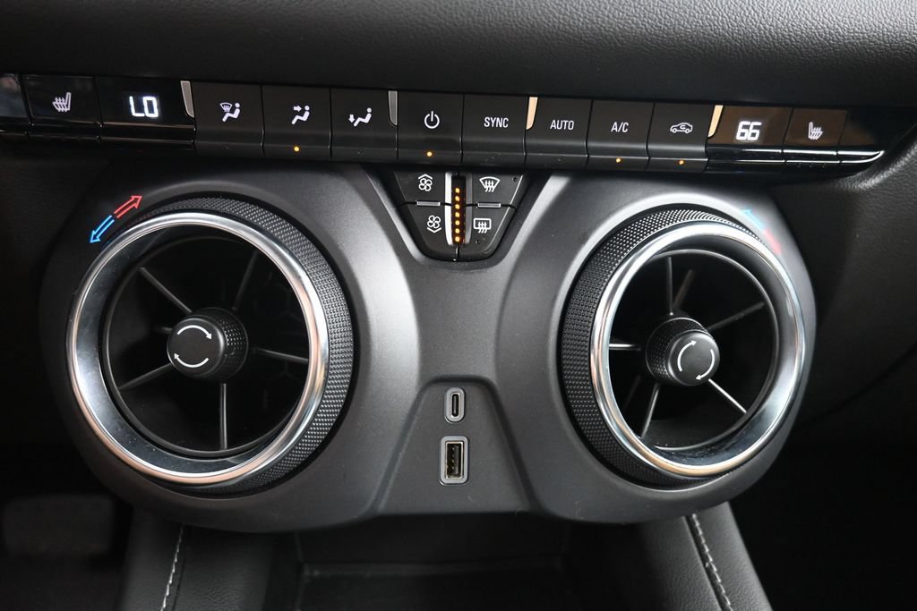 Used 2025 Chevrolet Blazer LT FWD image 14