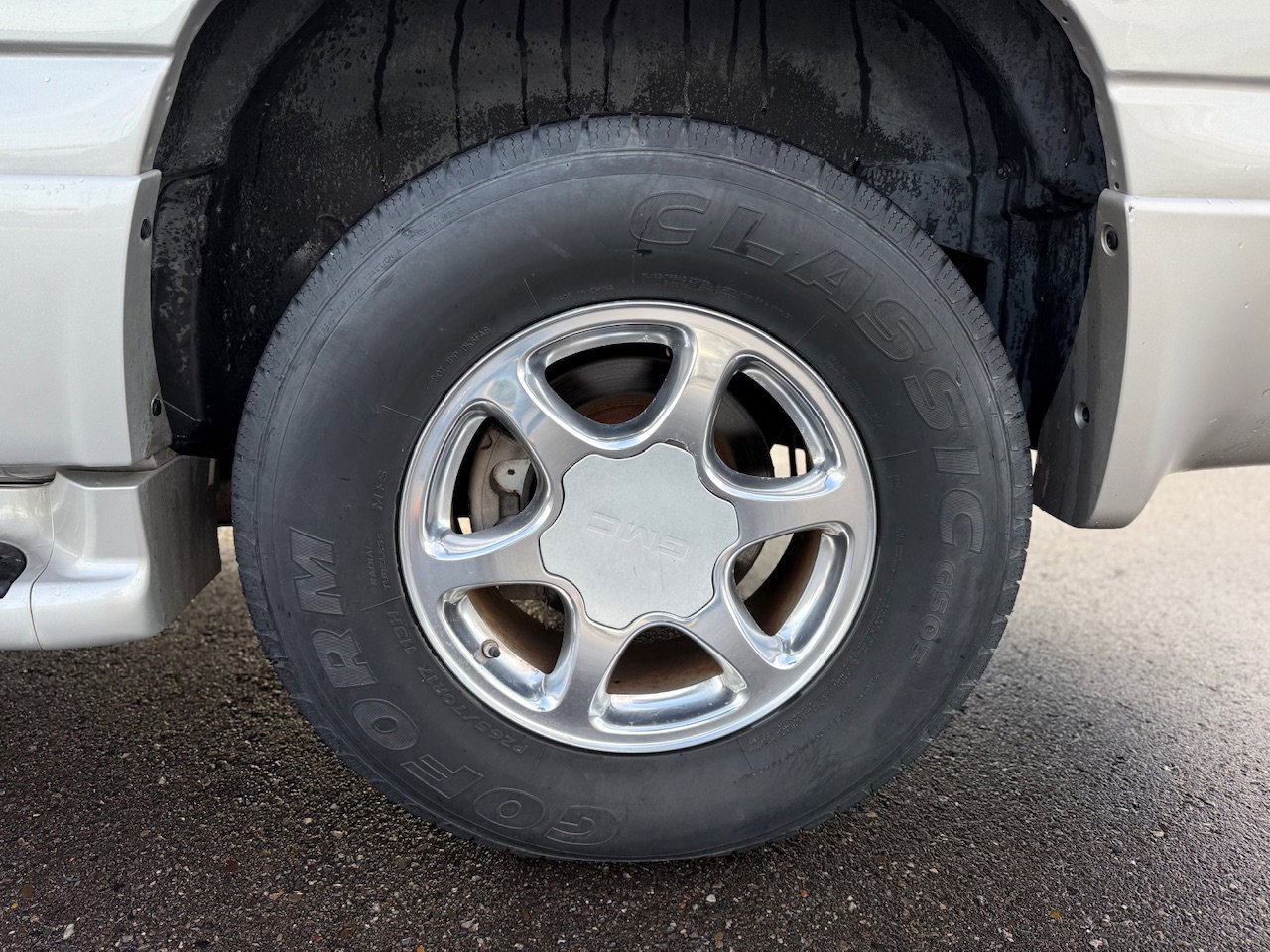 Used 2005 GMC Yukon XL Denali image 61