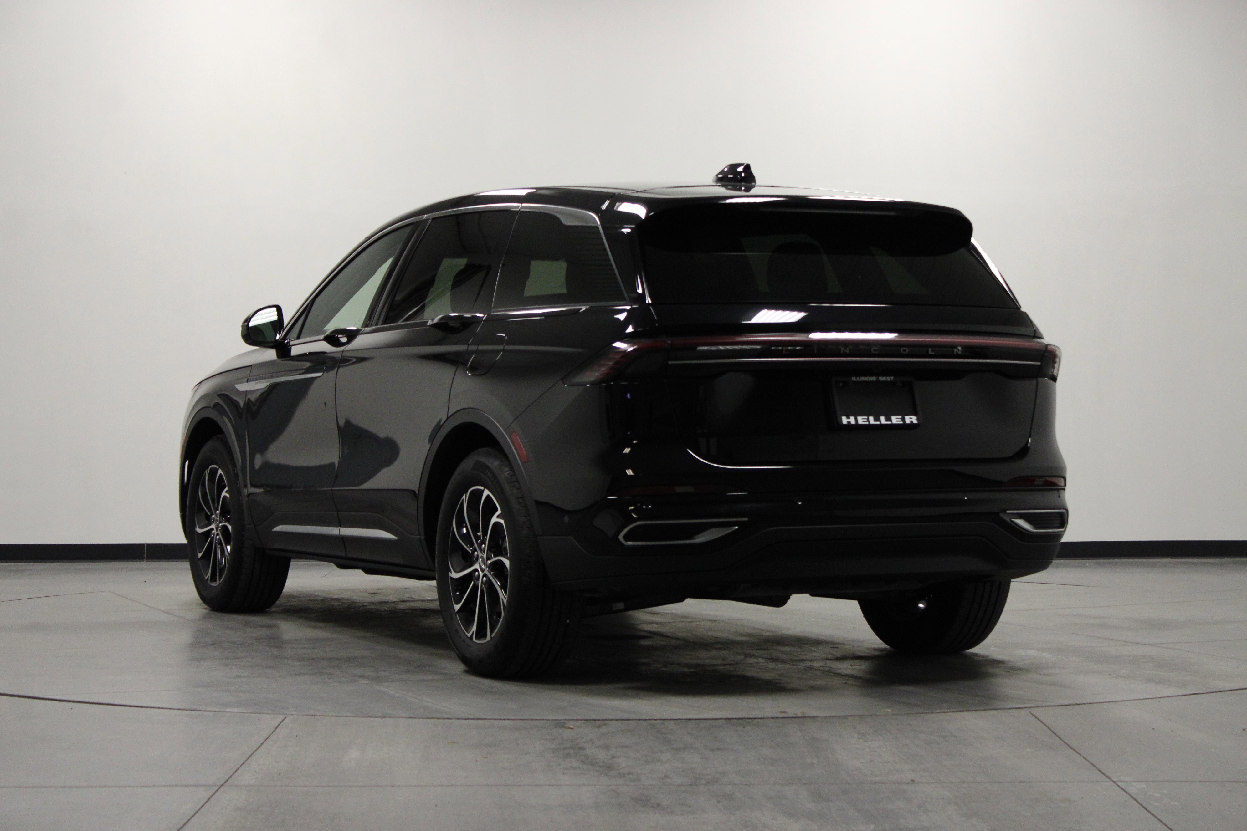 Used 2024 Lincoln Nautilus Premier image 6