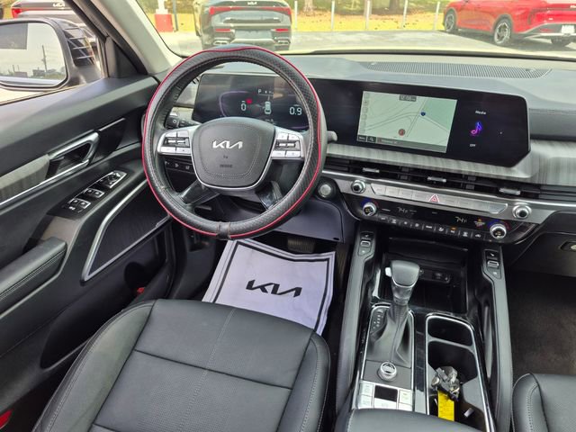 Used 2025 Kia Telluride EX w/ EX Captain's Chair Package image 16