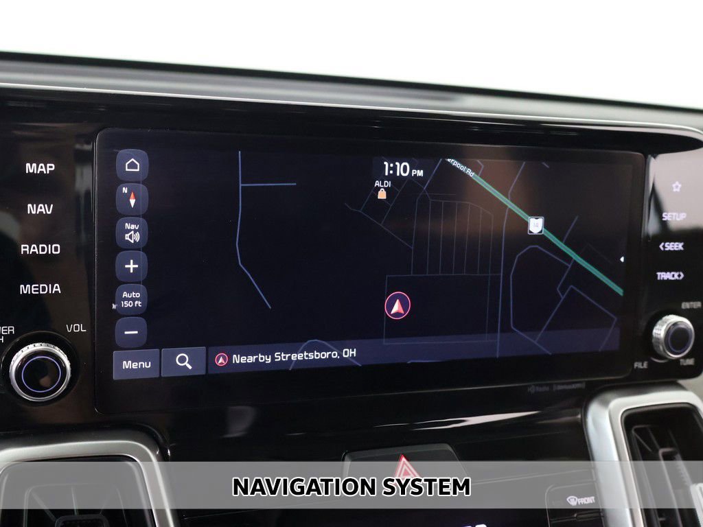 Used 2023 Kia Sorento EX w/ Panoramic Sunroof Package FWD image 3