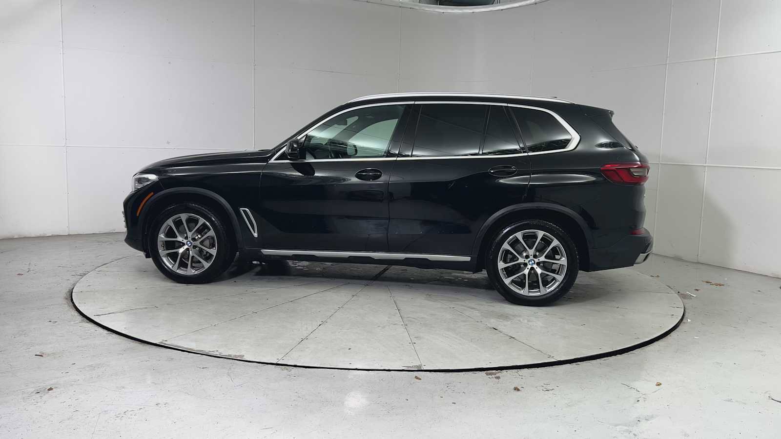 Used 2019 BMW X5 xDrive40i w/ Premium Package 2 image 5