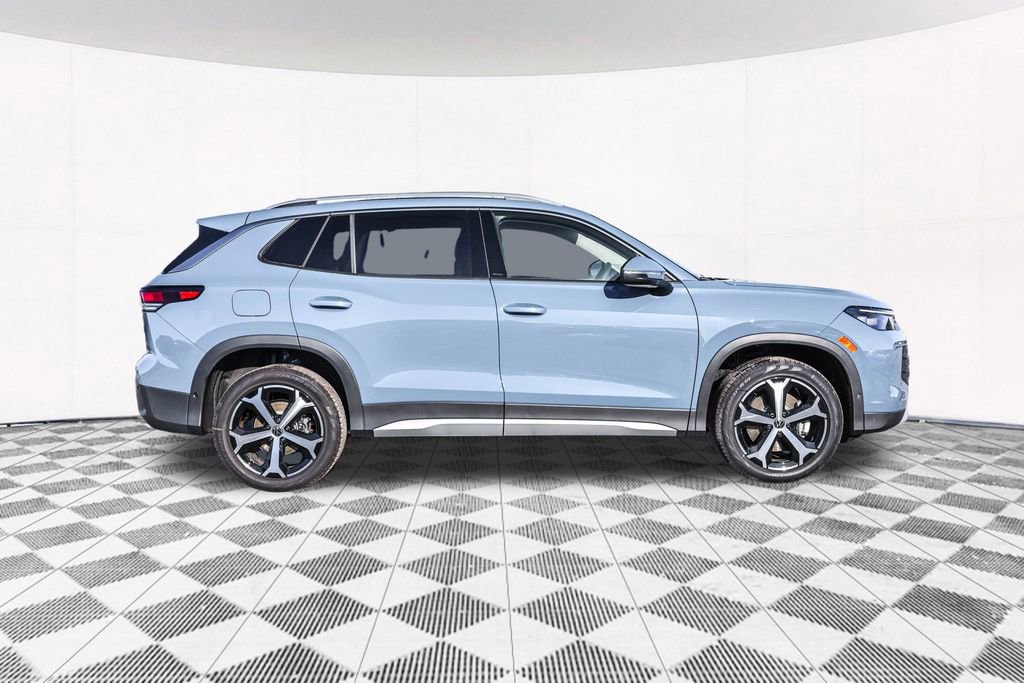 New 2026 Volkswagen Tiguan SE image 13