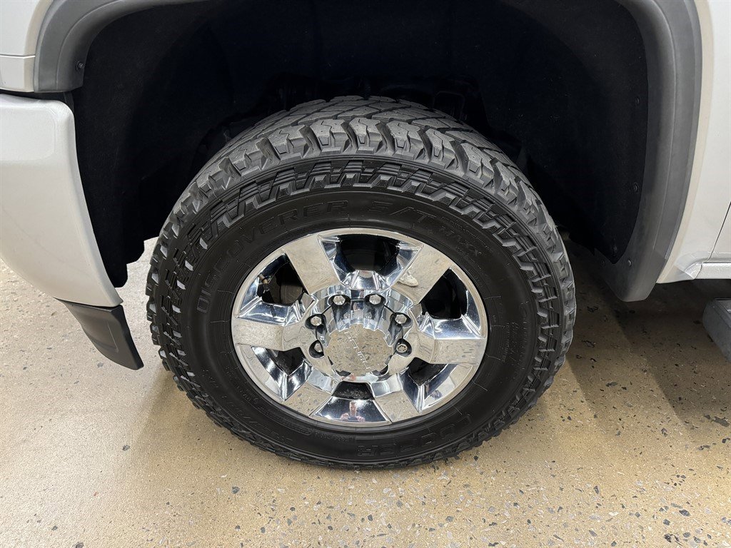 Used 2017 GMC Sierra 3500 Denali w/ Duramax Plus Package AWD/4WD image 7
