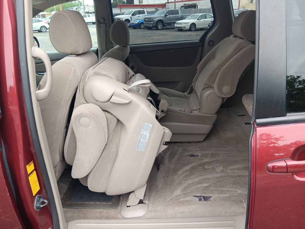 Used 2008 Toyota Sienna CE FWD image 27