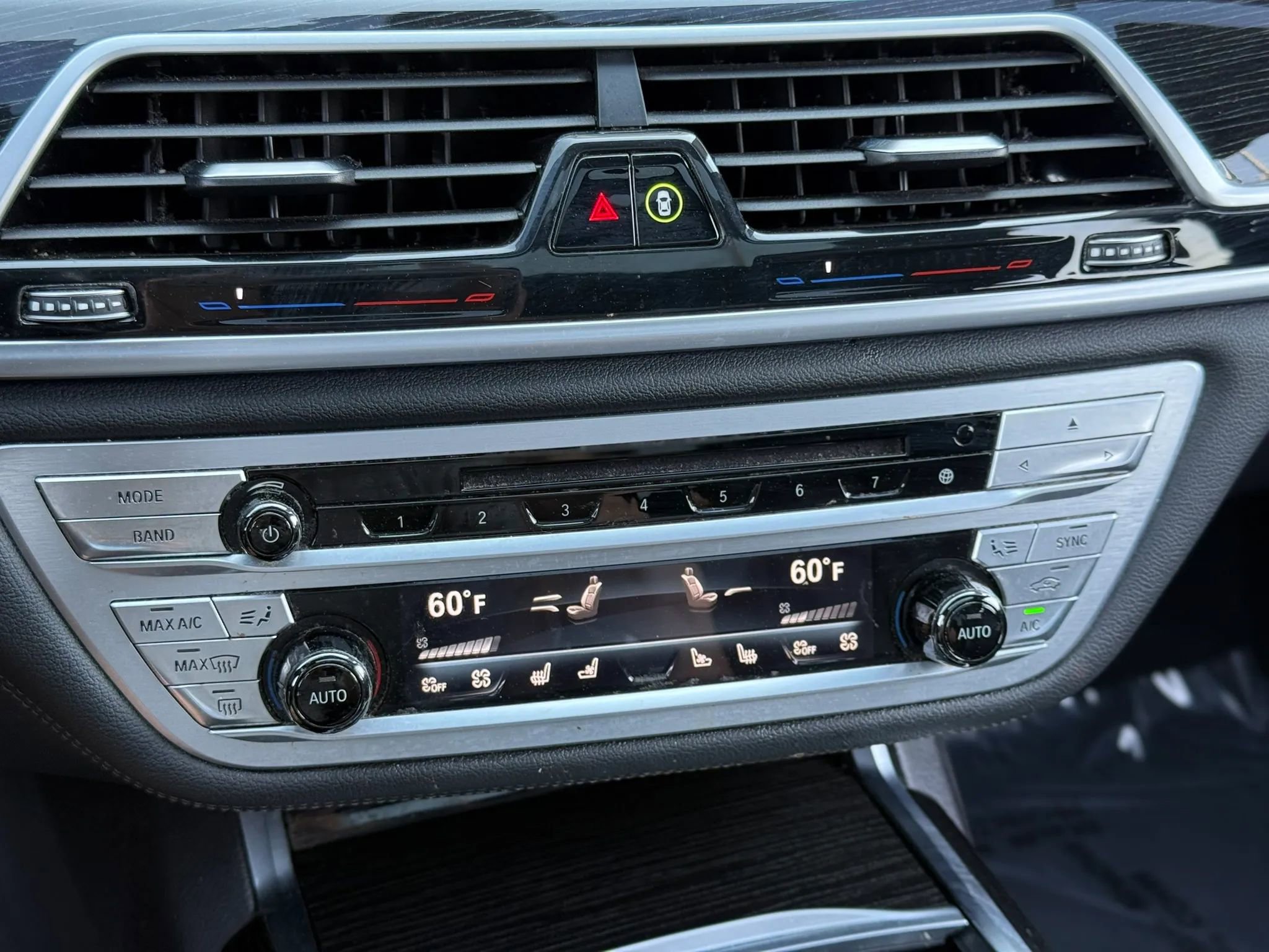 Used 2019 BMW 740i w/ Executive Package RWD image 24