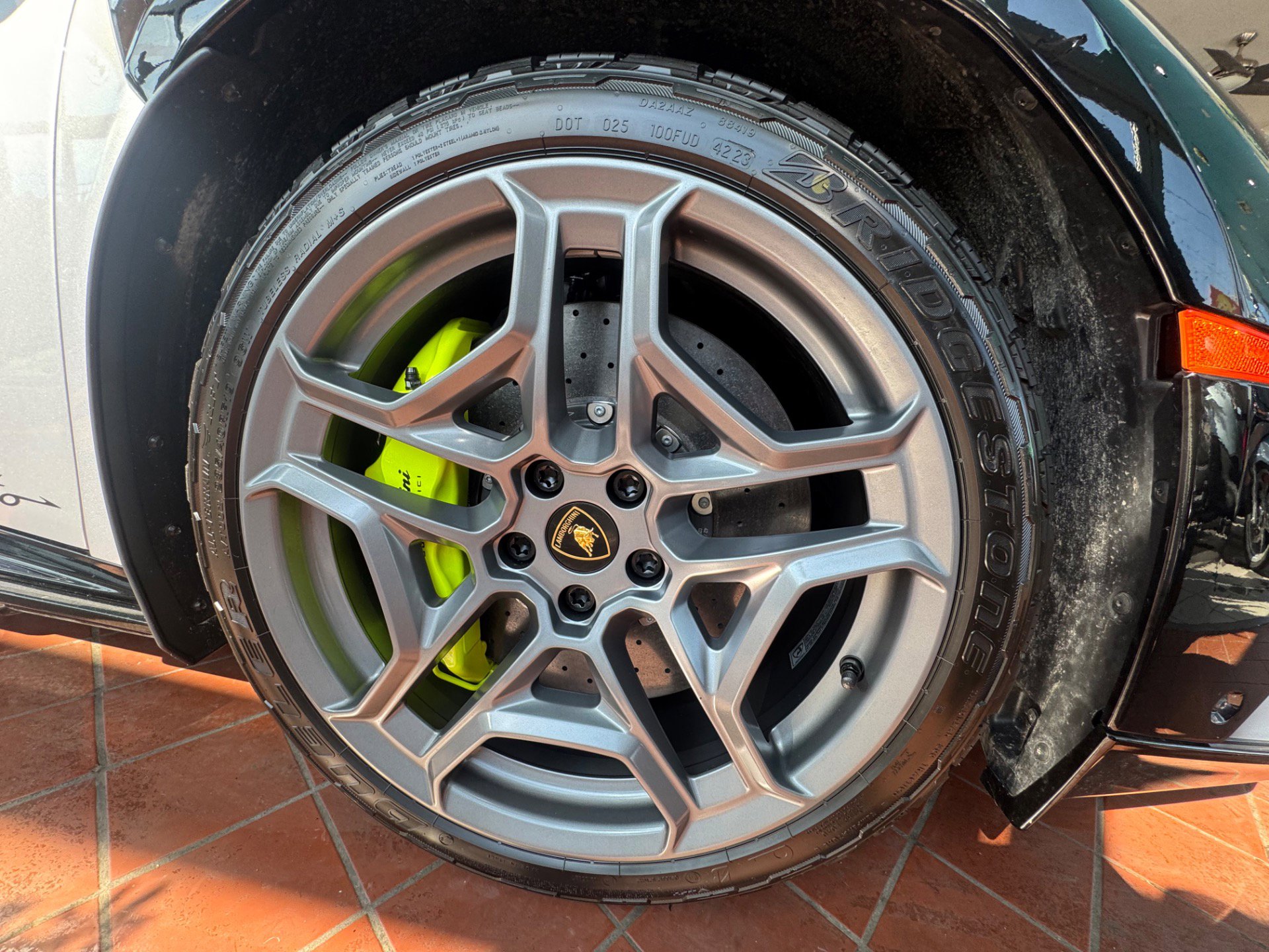 Used 2024 Lamborghini Huracan Sterrato image 23