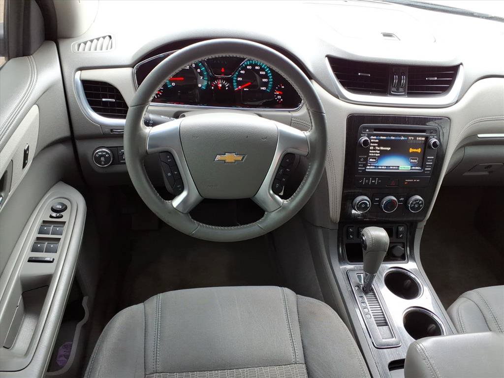 Used 2015 Chevrolet Traverse LT w/ Style and Technology Package FWD image 6