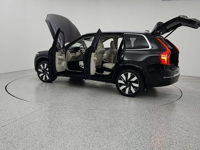 Certified 2025 Volvo XC90 T8 Plus w/ Protection Package Premier AWD/4WD image 12