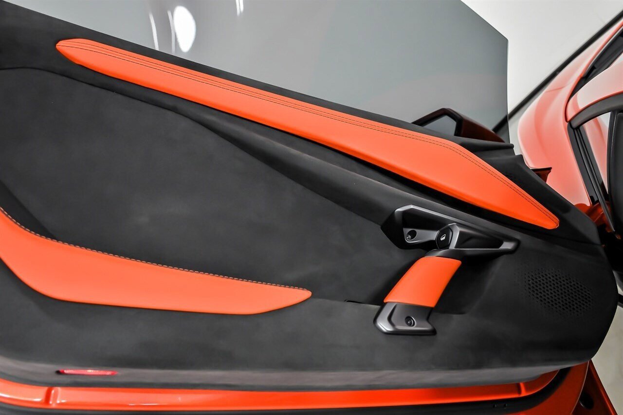 Used 2024 Lamborghini Revuelto AWD/4WD image 18