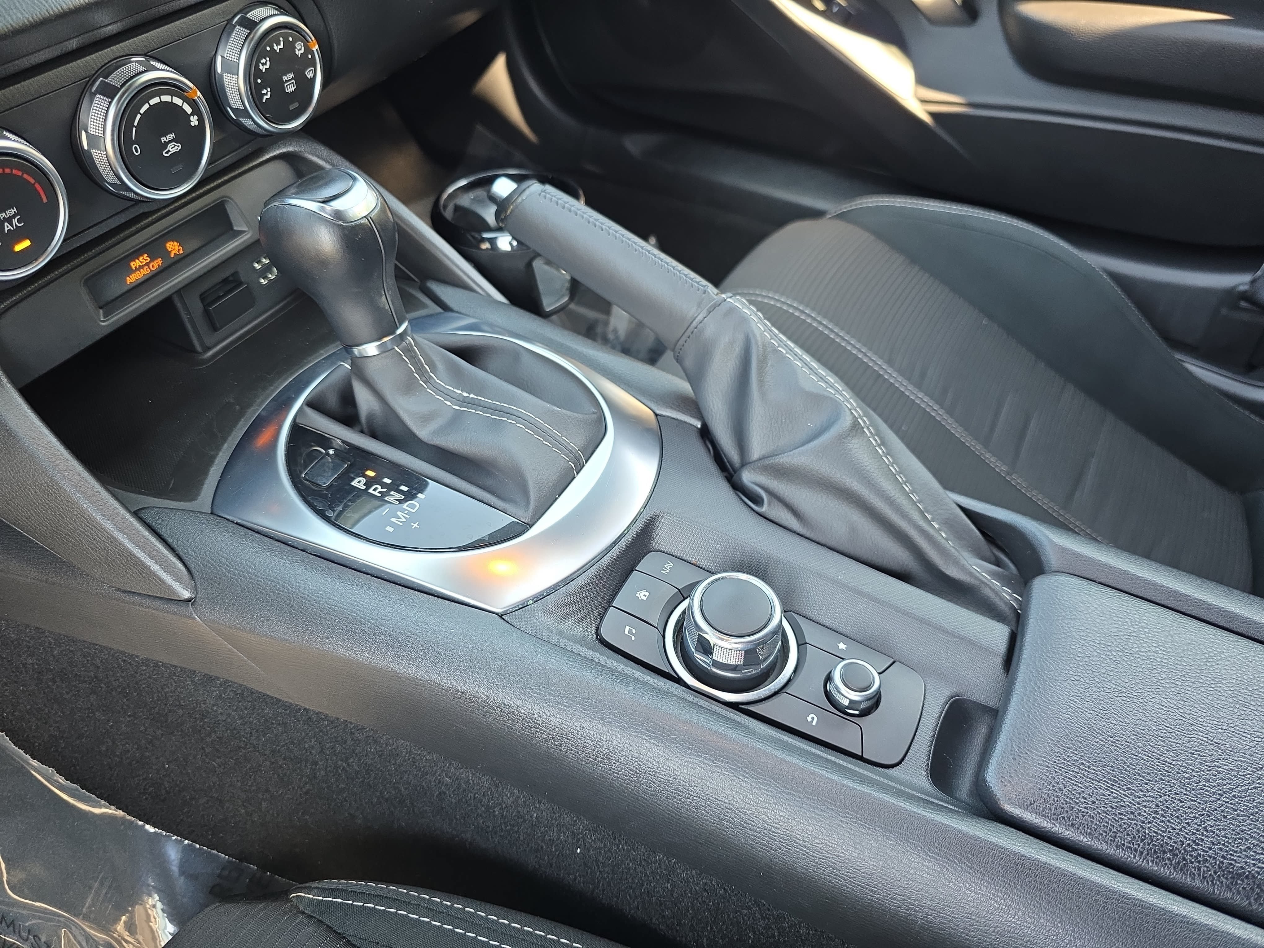 Used 2017 FIAT 124 Spider Classica RWD image 21