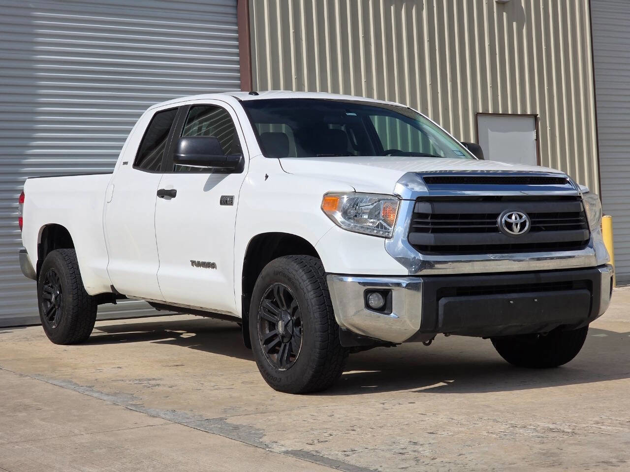Used 2015 Toyota Tundra SR5 RWD image 6