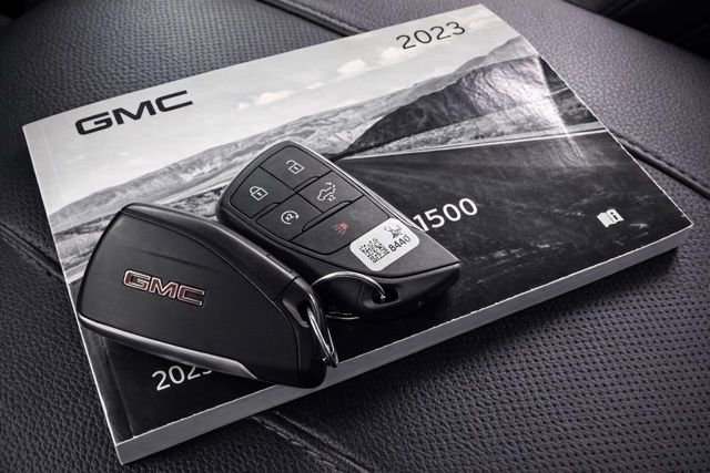 Used 2023 GMC Sierra 1500 SLT w/ SLT Premium Package image 33