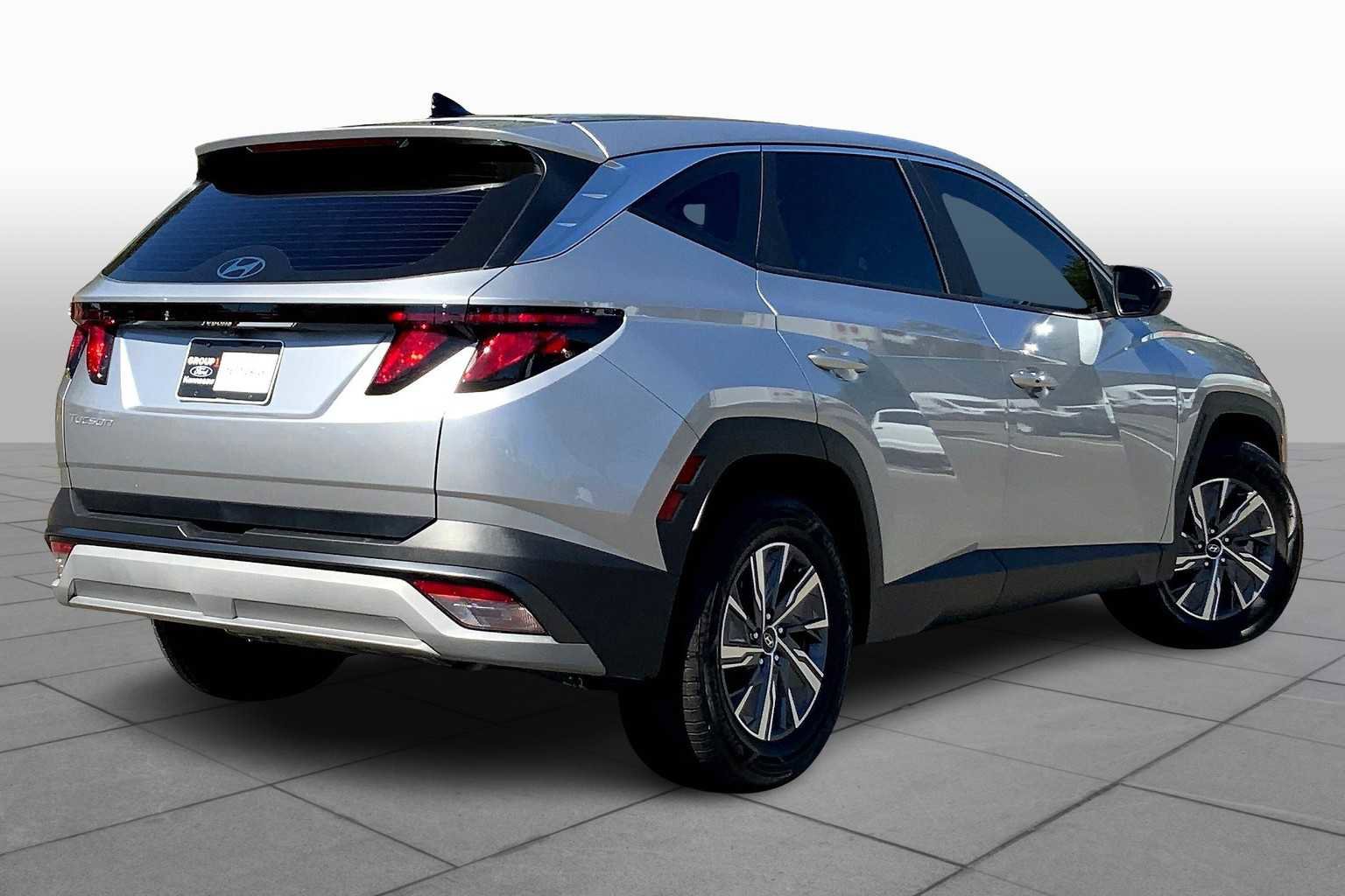 Used 2025 Hyundai Tucson SE image 23