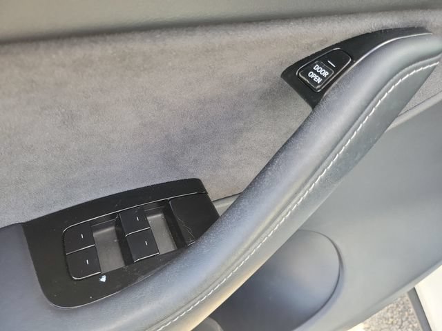Used 2020 Tesla Model Y Long Range AWD/4WD image 16