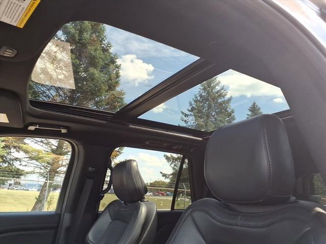 Used 2024 Lincoln Navigator Premiere AWD/4WD image 15