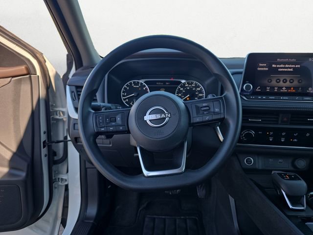 Used 2023 Nissan Rogue S AWD/4WD image 12