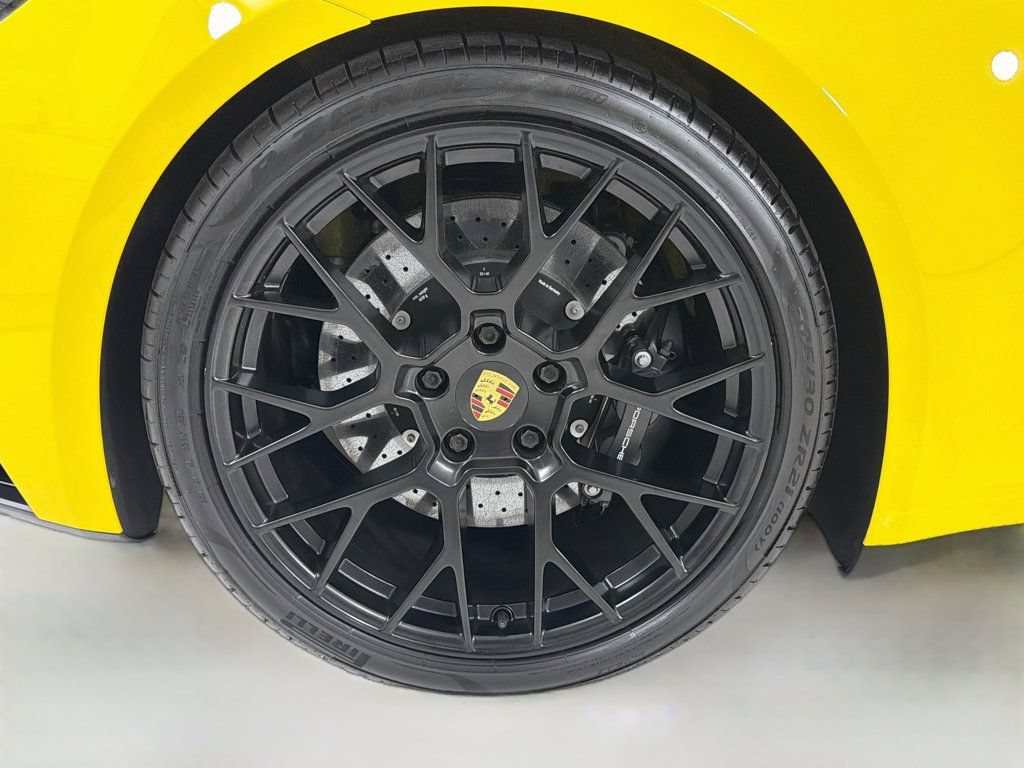 Certified 2023 Porsche 911 Carrera GTS RWD image 32