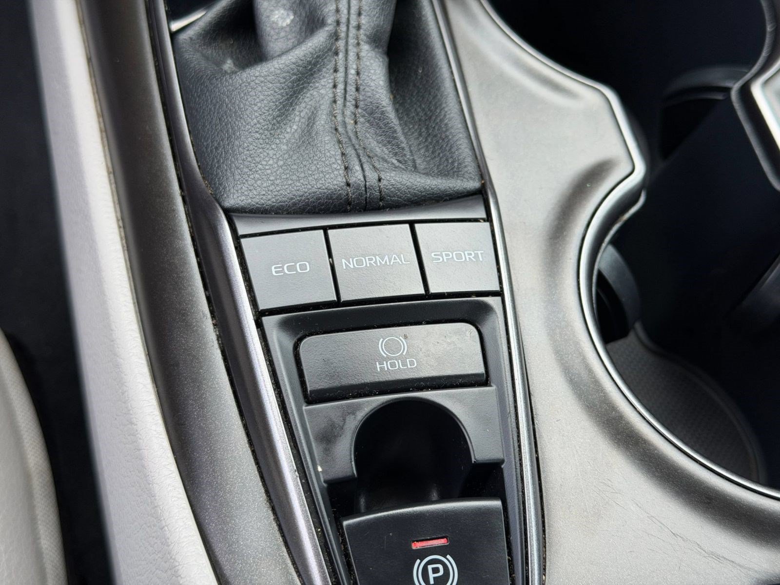 Used 2024 Toyota Camry SE w/ Cold Weather Package AWD/4WD image 16