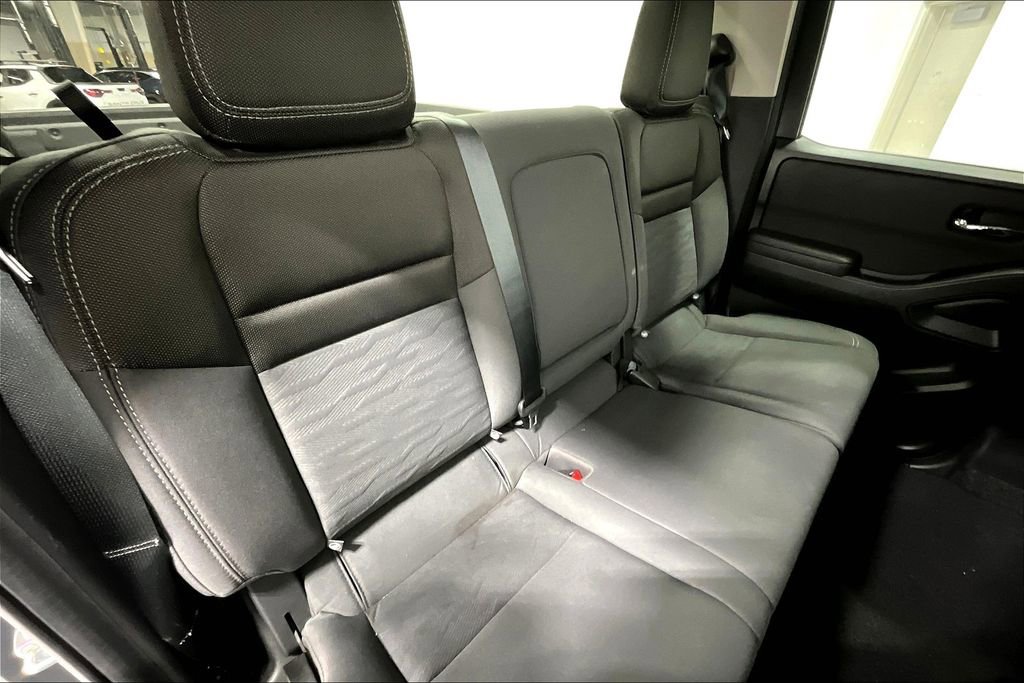 Used 2024 Nissan Frontier SV AWD/4WD image 34